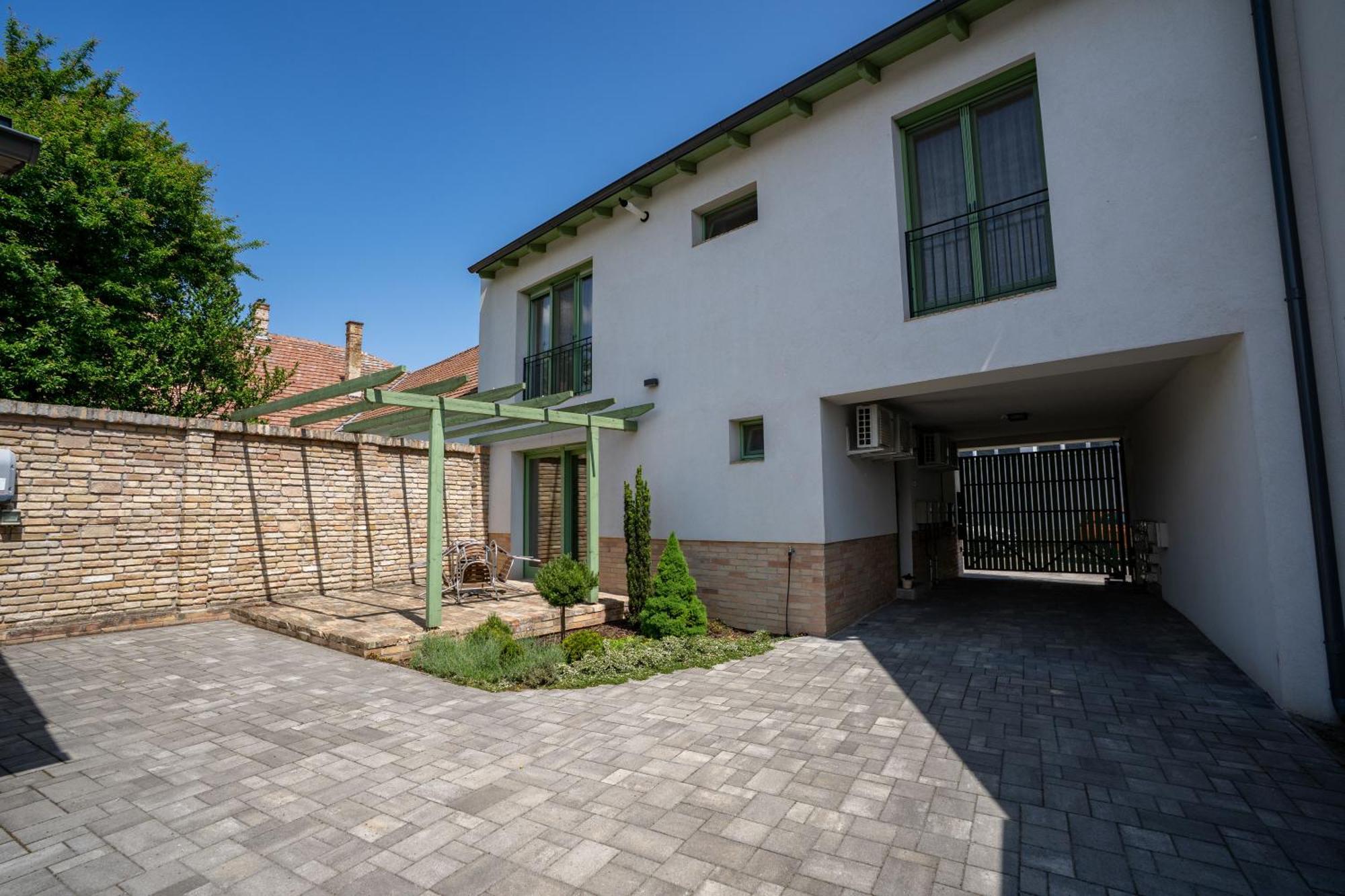 Dunafoldvar Jokai Apartman מראה חיצוני תמונה